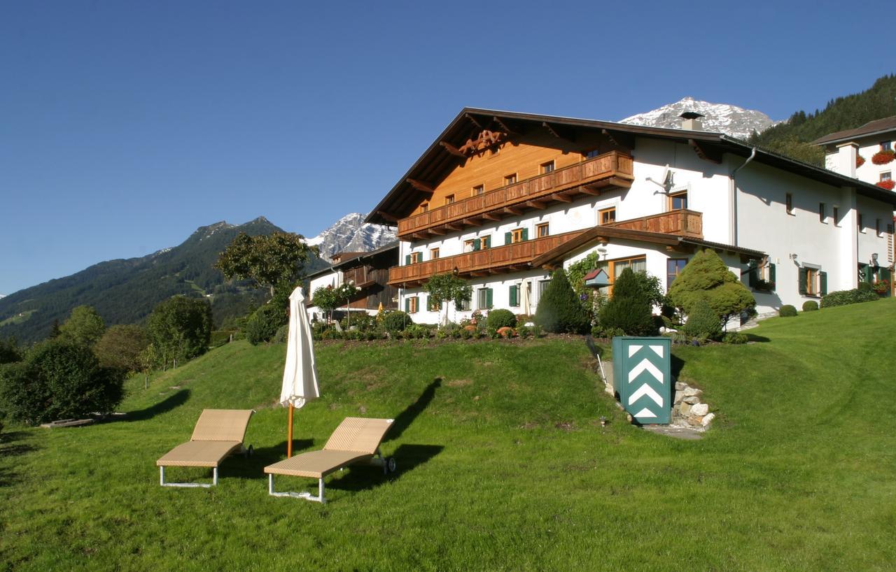 ホテル Landgut Thalerhof テルフェス・イム・シュトゥーバイ エクステリア 写真