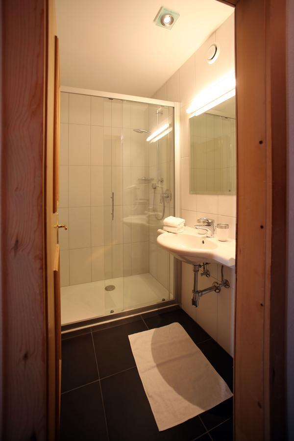 ホテル Landgut Thalerhof テルフェス・イム・シュトゥーバイ 部屋 写真