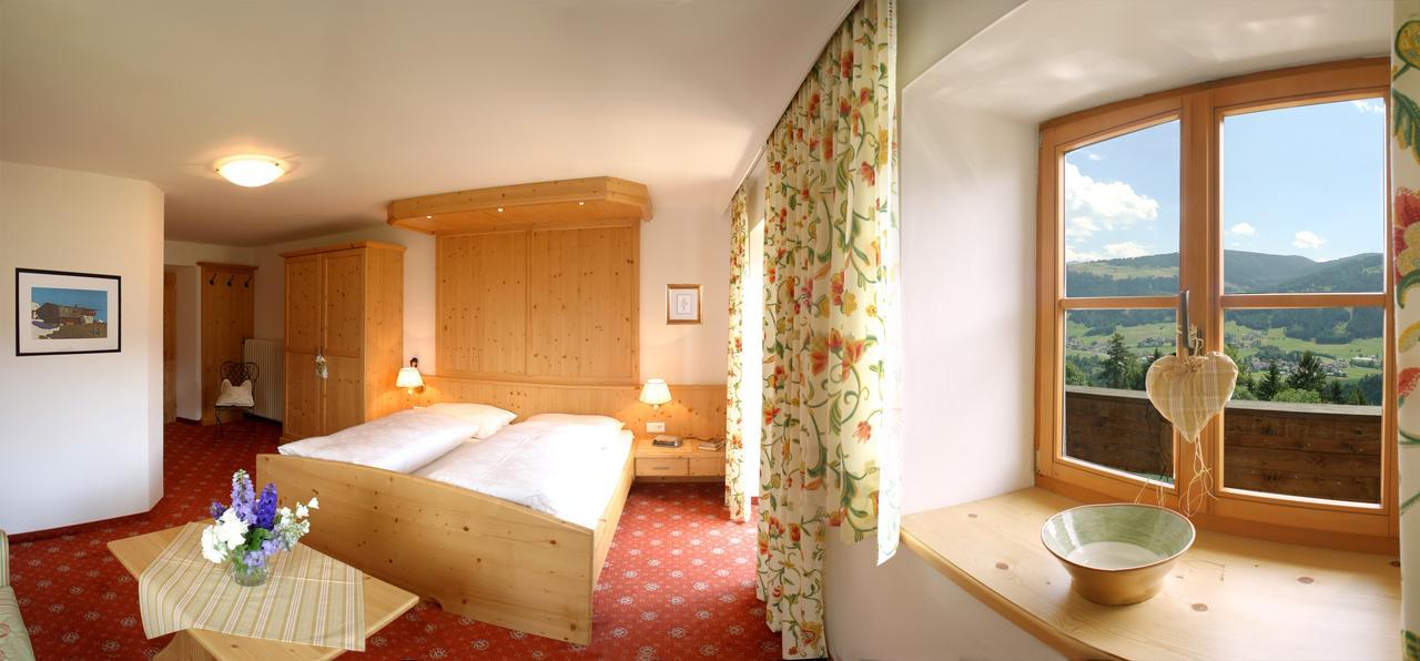 ホテル Landgut Thalerhof テルフェス・イム・シュトゥーバイ エクステリア 写真